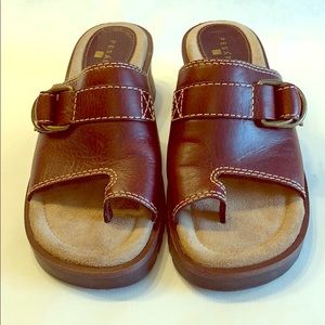 Brown leather chunky sandal